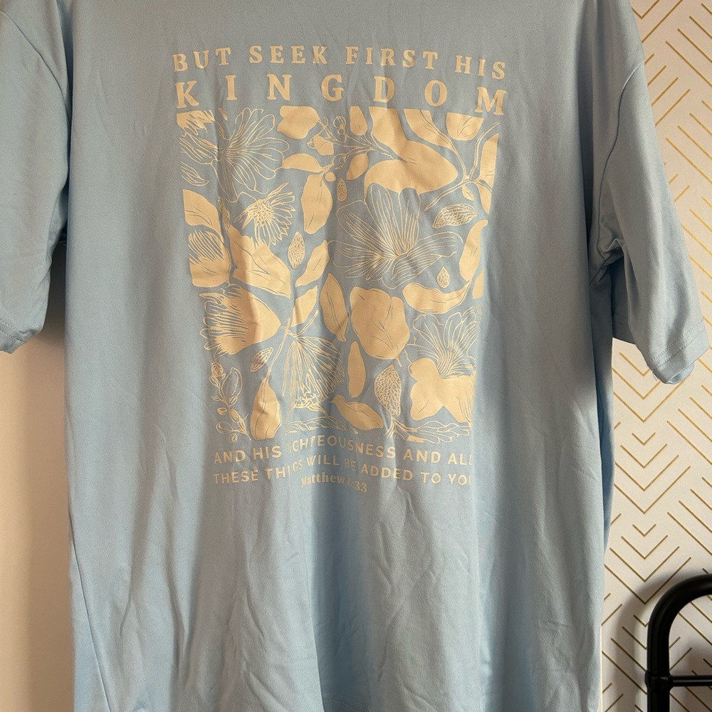 SHEIN Blue Floral Graphic Tee